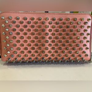 Brand new wallet with optional to have the black one as well for a good deal